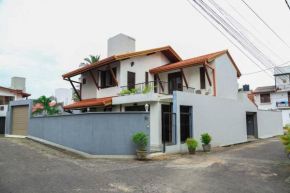 Cheerful 3-bedroom villa with free parking
